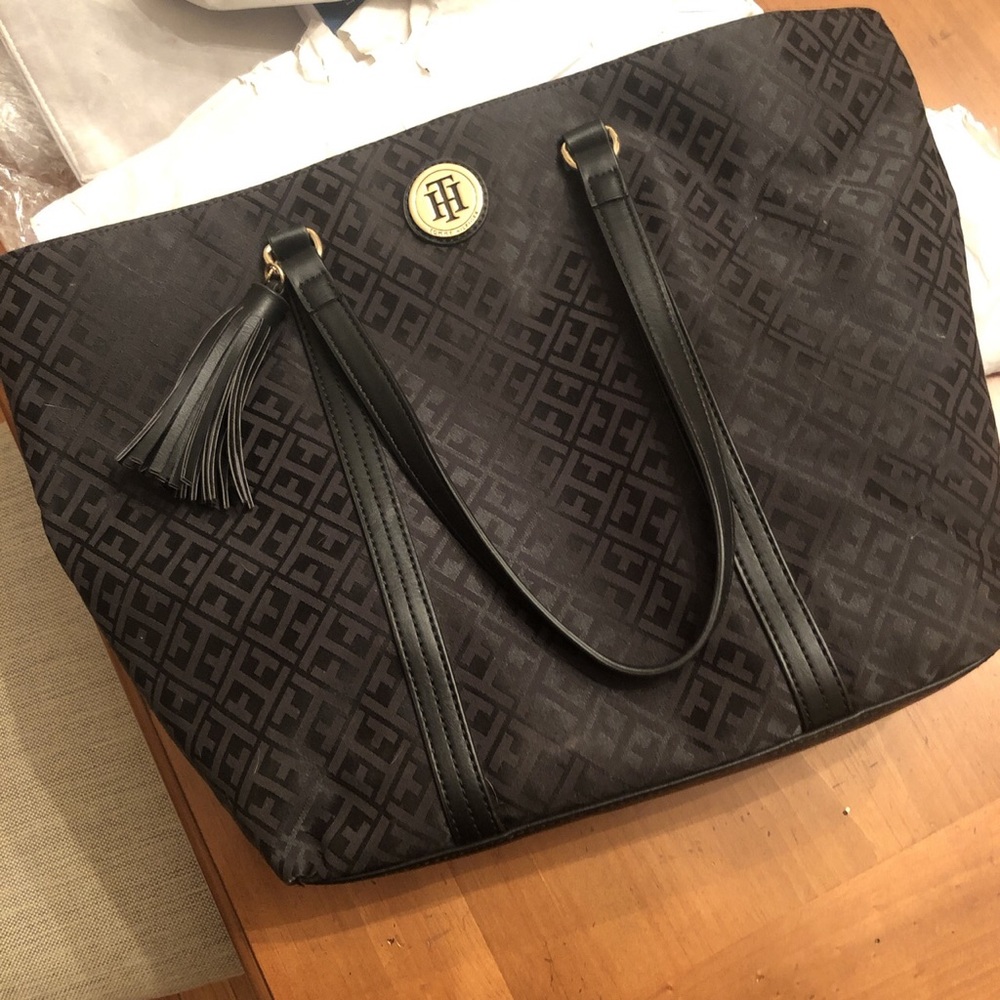 Tommy Hilfiger purse